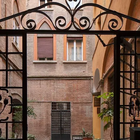 Mitodea - Residenza D'epoca Affittacamere 4*